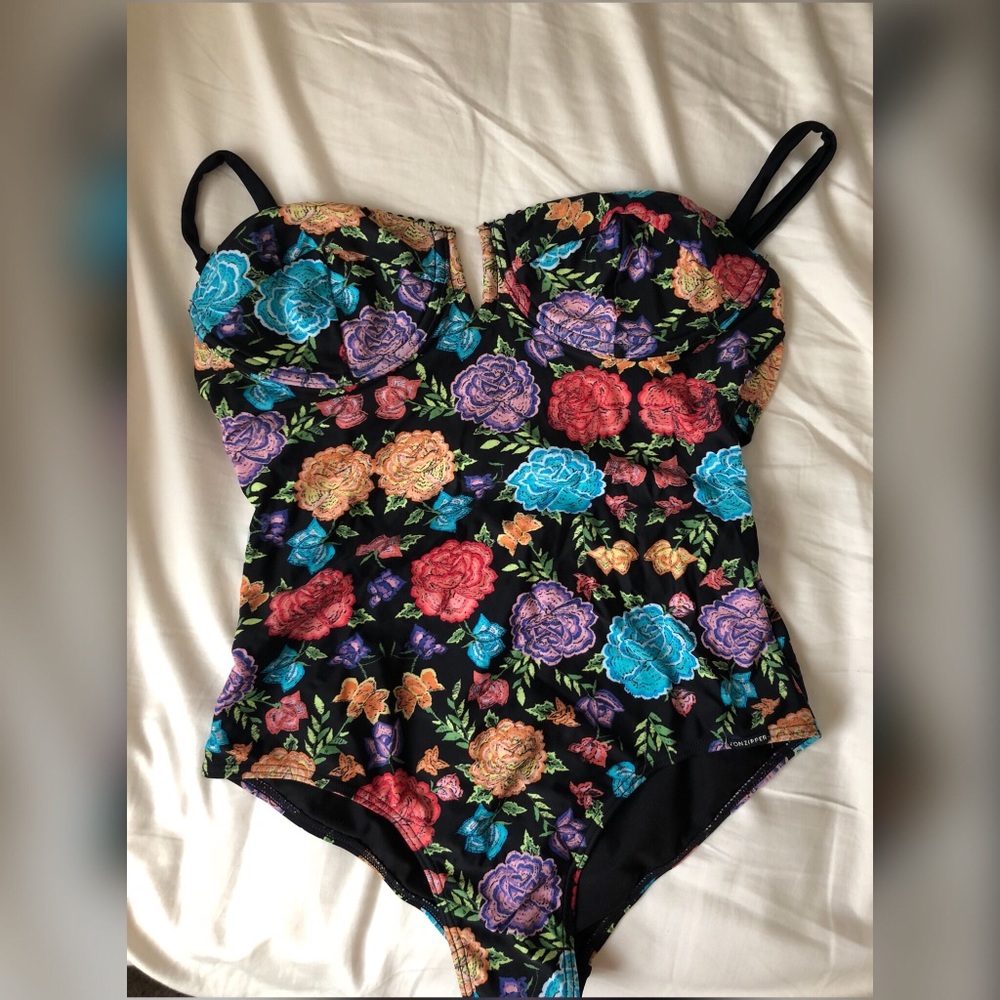 One piece Vonzipper size Large